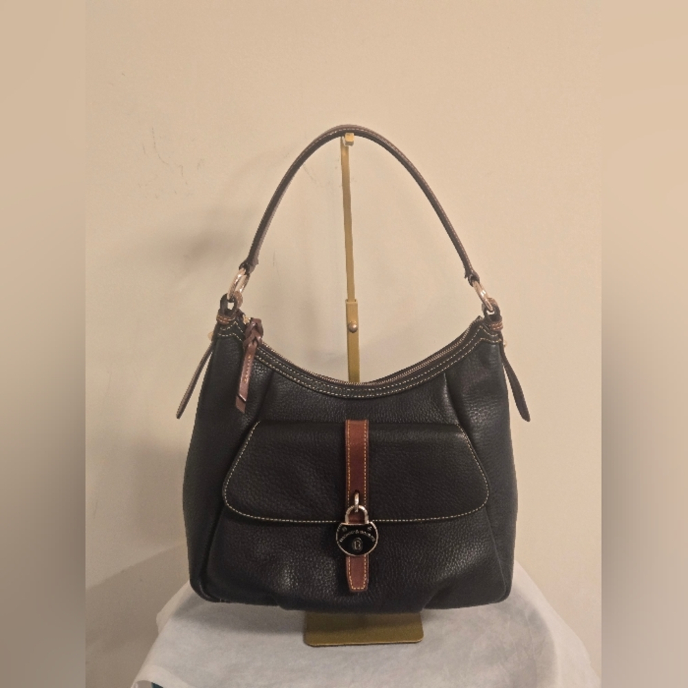 Dooney and Bourke Navy Leather Shoulderbag